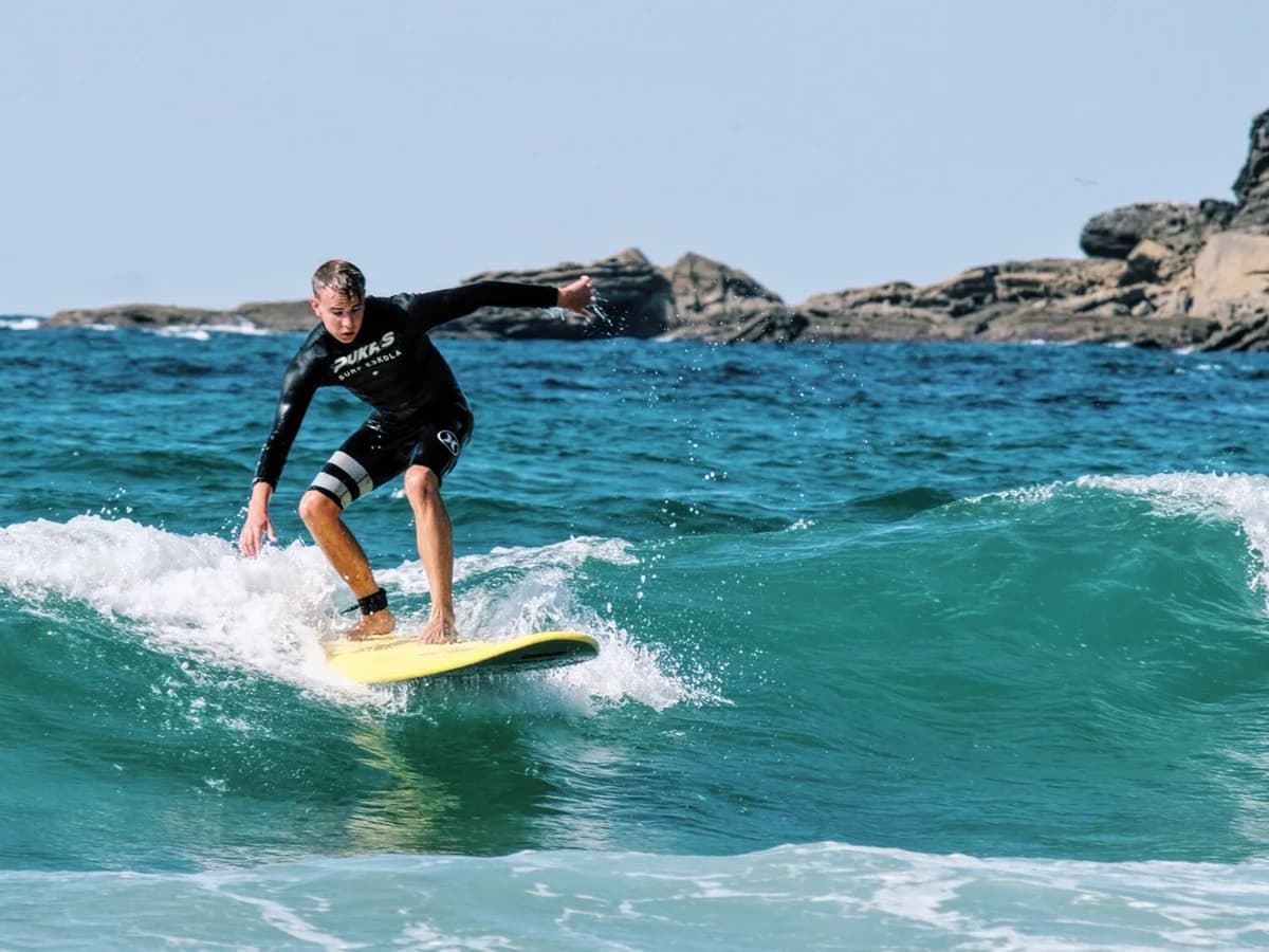 Lacunza International House surf camp