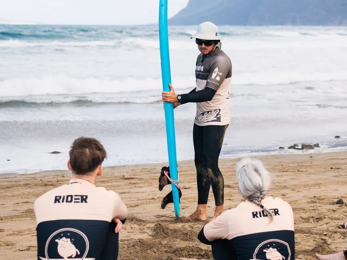 Momo Surf School surf camp