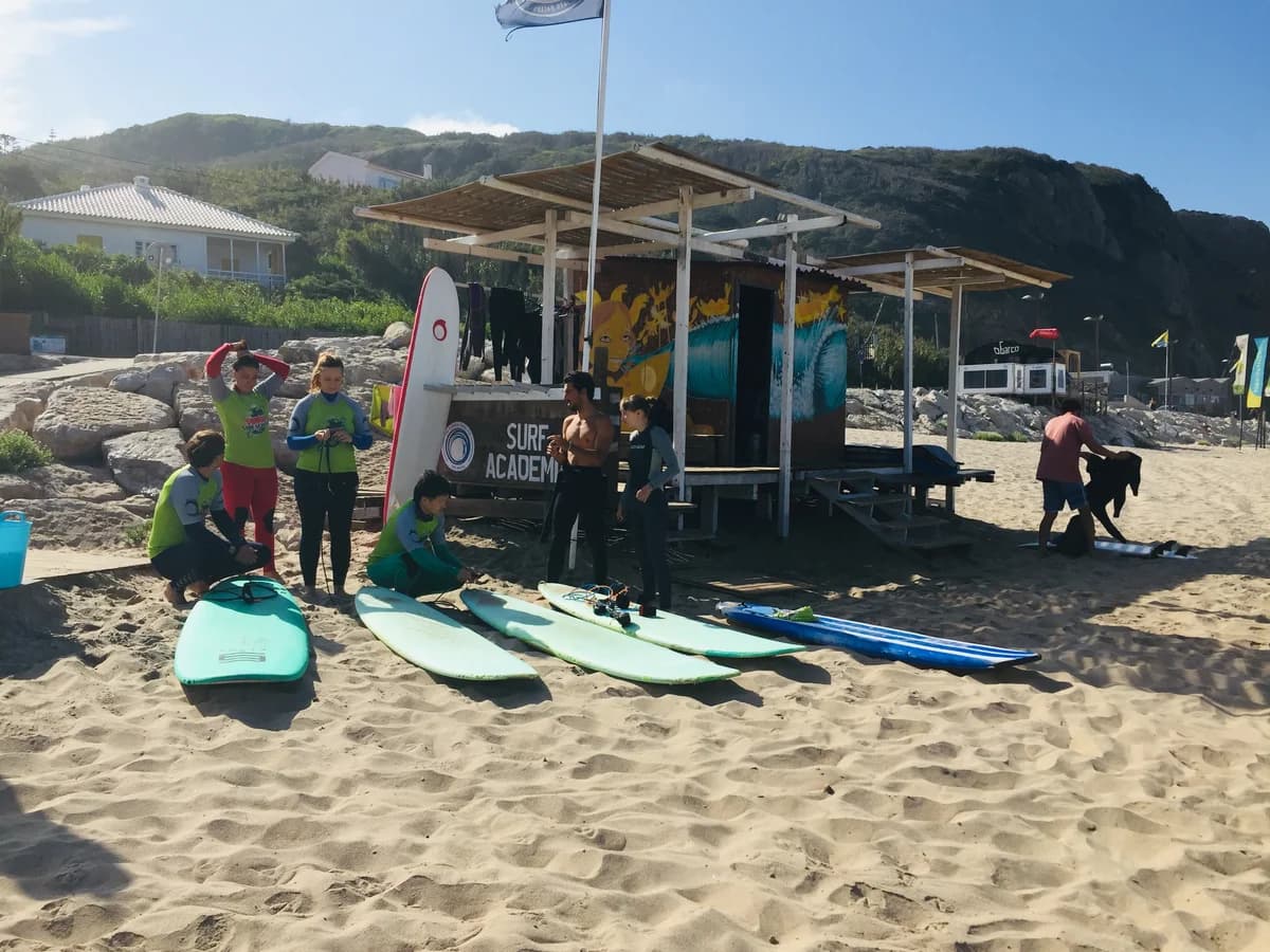 Oasis Backpackers' Hostel Sintra Surf surf camp