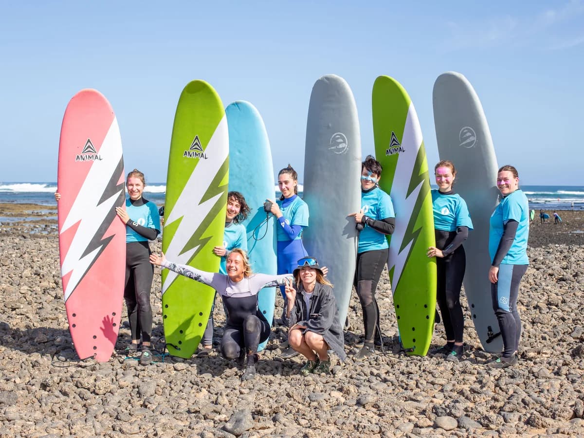 Salty Chicas surf camp