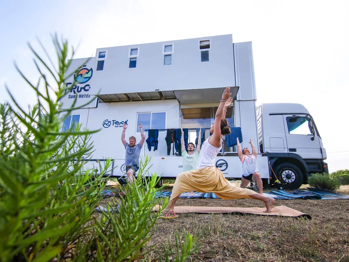 Truck Surf Hotel surf camp