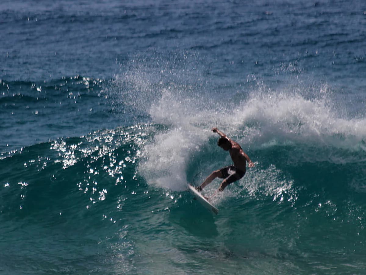 Umzumbe Surf House surf camp