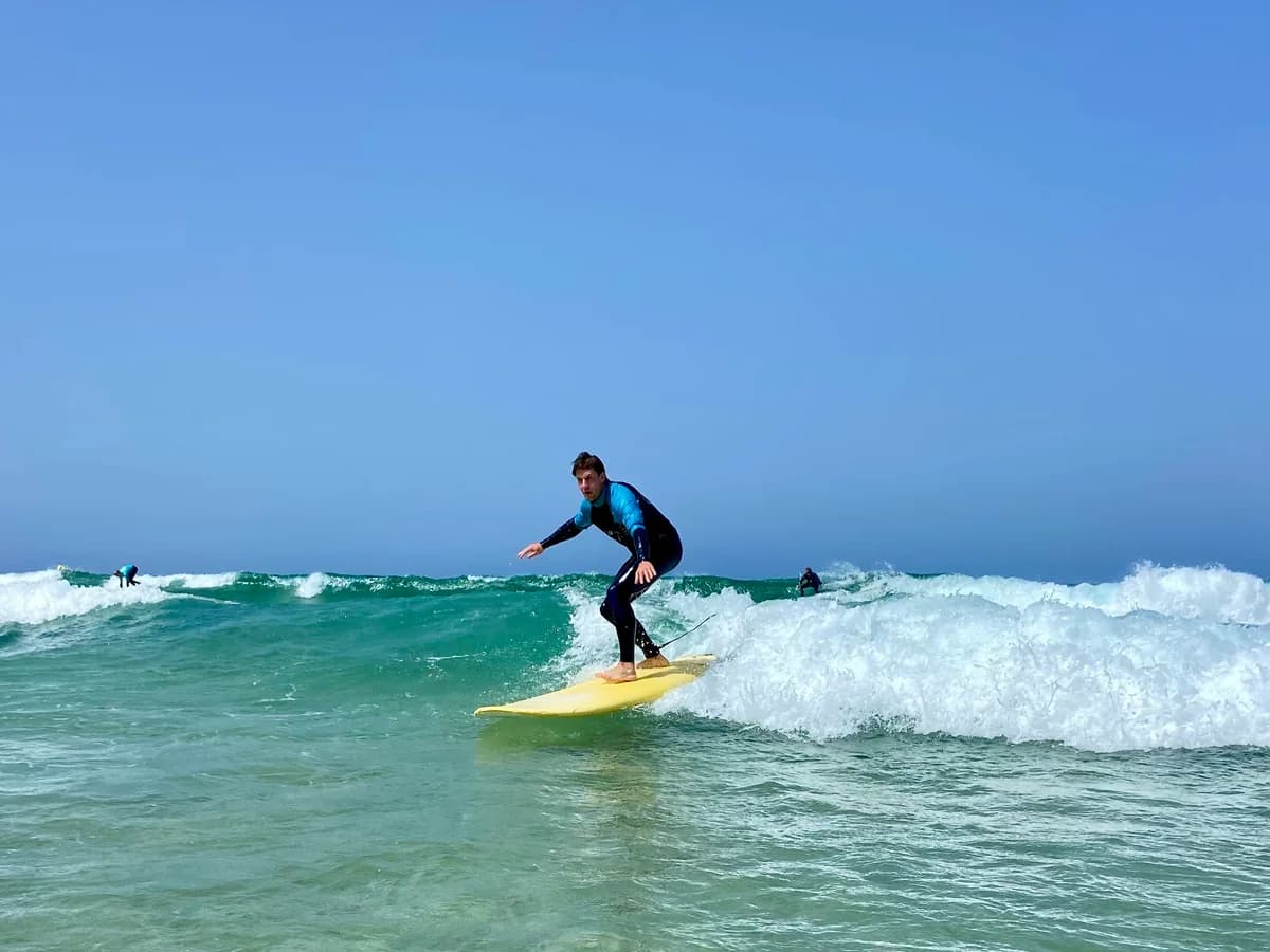 Wave & Chill House surf camp