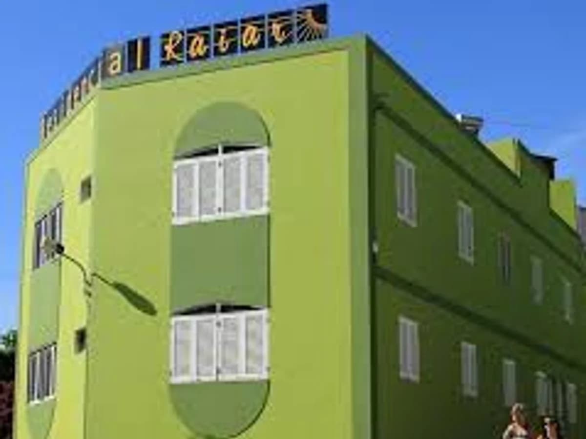 waveriderzs surf camp